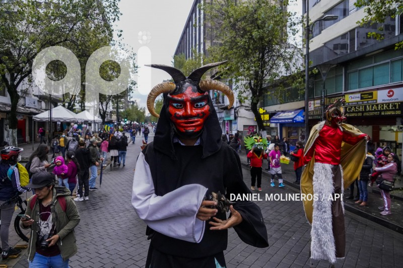 DIABLOS-SE-TOMAN-MARISCAL
