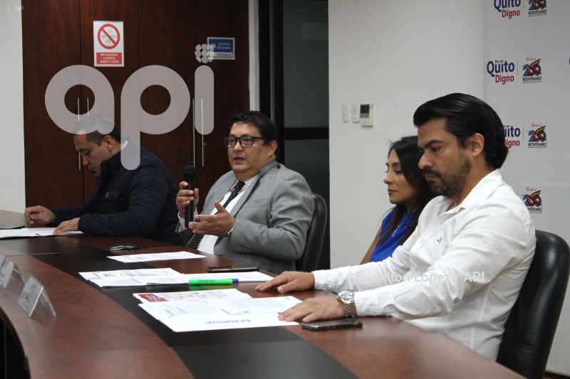 UIO-QUITO-BAJO-ATAQUE