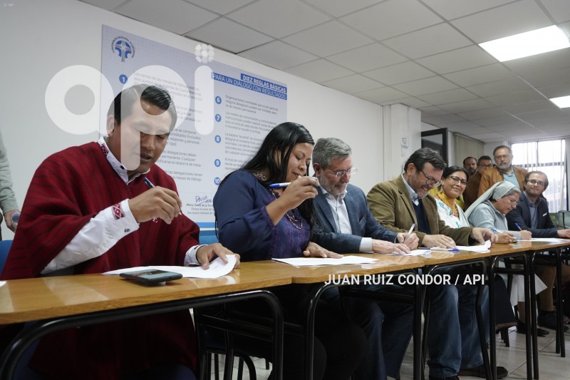 UIO-FIRMA-MESA-PRODUCTIVO