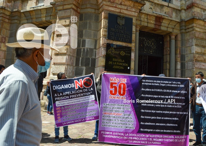 CUENCA-PROTESTA-PERJUDICADOS-ESTAFA