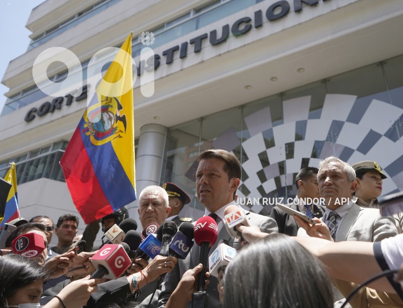 UIO-MINISTROS-CONSULTA-CCONSTITUCIONAL