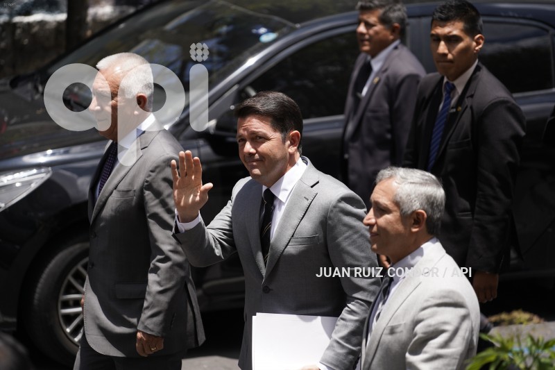 UIO-MINISTROS-CONSULTA-CCONSTITUCIONAL