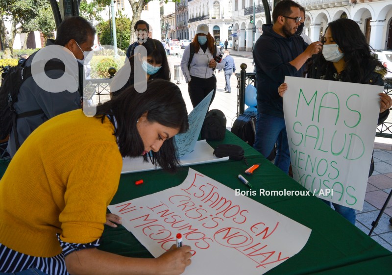 CUENCA-PLANTON -FALTA-MEDICAMENTOS