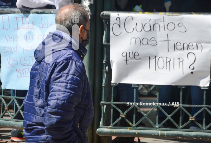 CUENCA-PLANTON -FALTA-MEDICAMENTOS