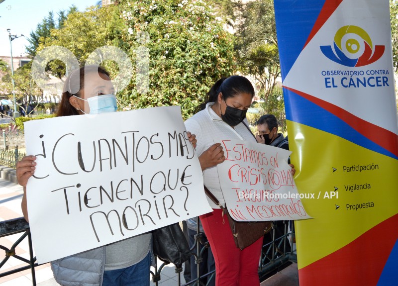 CUENCA-PLANTON -FALTA-MEDICAMENTOS