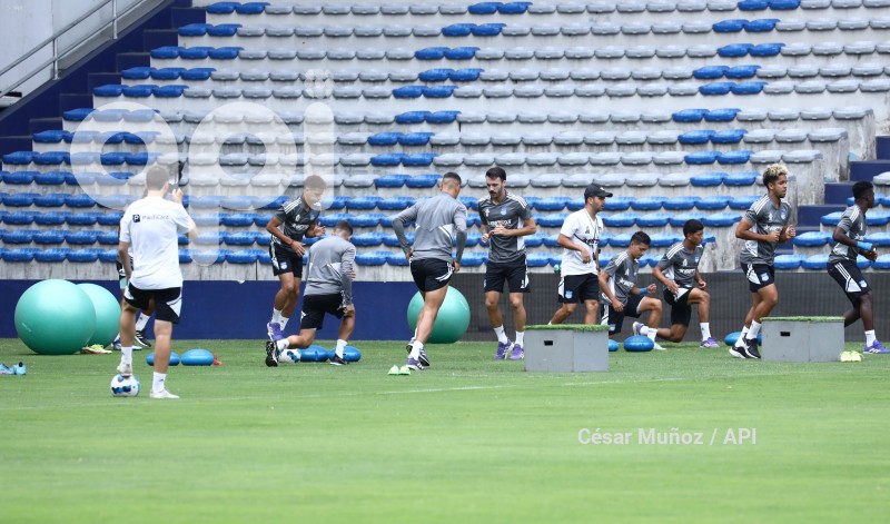 GYE-ENTRENAMIENTO-EMELEC