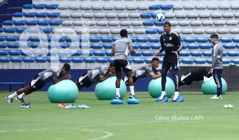 GYE-ENTRENAMIENTO-EMELEC