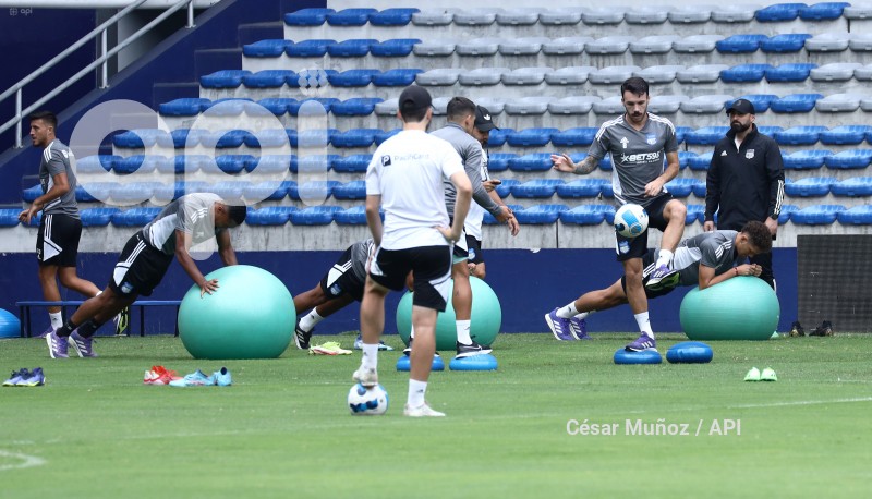 GYE-ENTRENAMIENTO-EMELEC