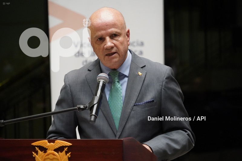 FIRMA-ACUERDO-DEUDA-IESS-GOBIERNO