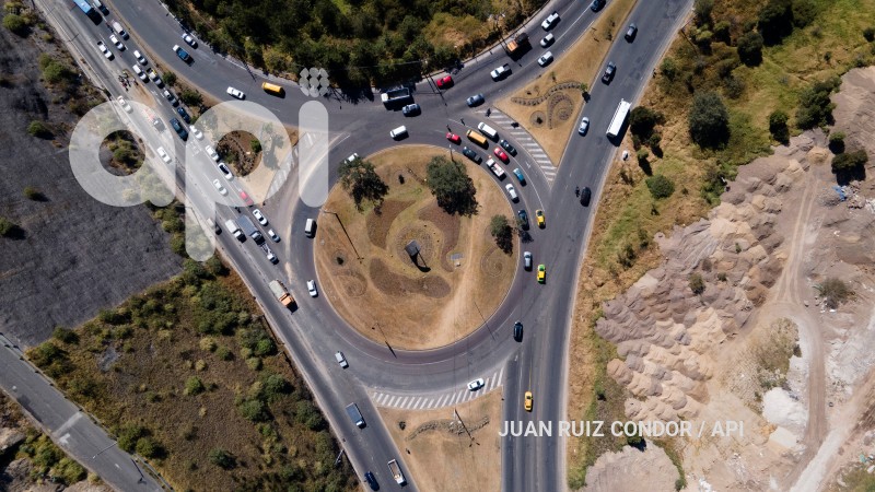 UIO-TRAFICO-VEHICULAR-SIMONBOLIVAR