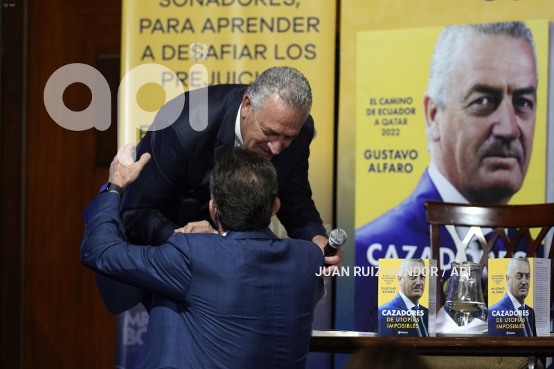 UIO-PRESENTACION-LIBRO-ALFARO