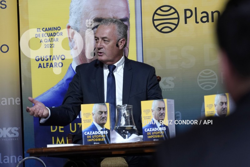 UIO-PRESENTACION-LIBRO-ALFARO