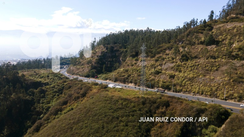 UIO-TRAFICO-VEHICULAR-SIMONBOLIVAR