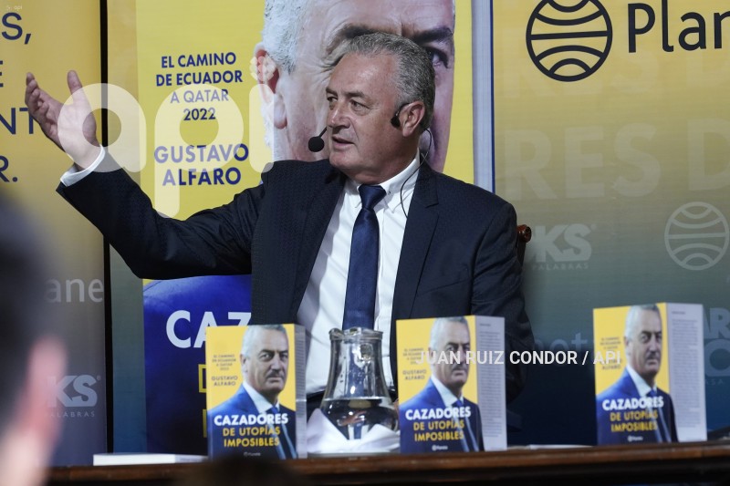 UIO-PRESENTACION-LIBRO-ALFARO