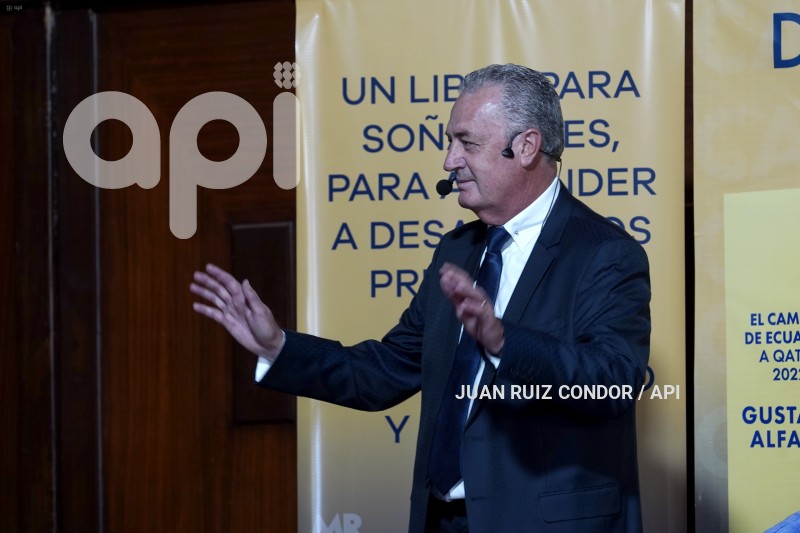 UIO-PRESENTACION-LIBRO-ALFARO