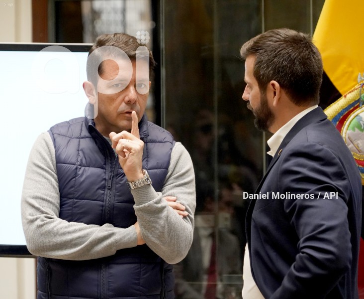 FIRMA-ACUERDO-DEUDA-IESS-GOBIERNO