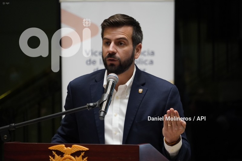 FIRMA-ACUERDO-DEUDA-IESS-GOBIERNO