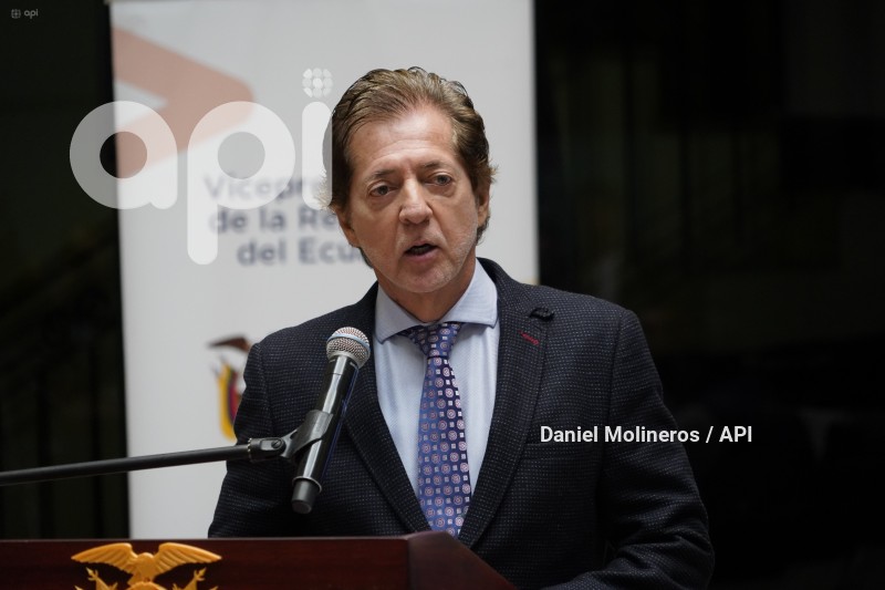 FIRMA-ACUERDO-DEUDA-IESS-GOBIERNO
