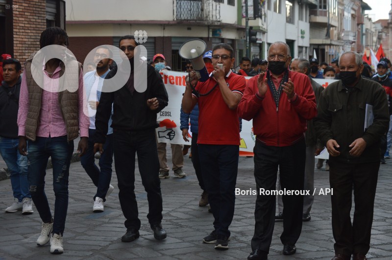 CUENCA-MARCHA-POR-EL-IESS