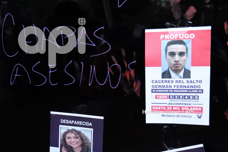 UIO-PROTESTA FEMICIDIOS MARIA BERNAL