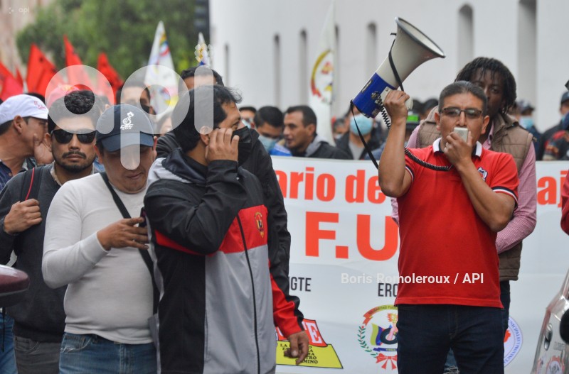 CUENCA-MARCHA-POR-EL-IESS