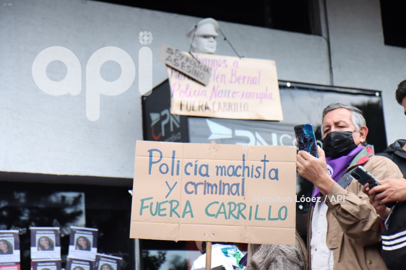 UIO-PROTESTA FEMICIDIOS MARIA BERNAL
