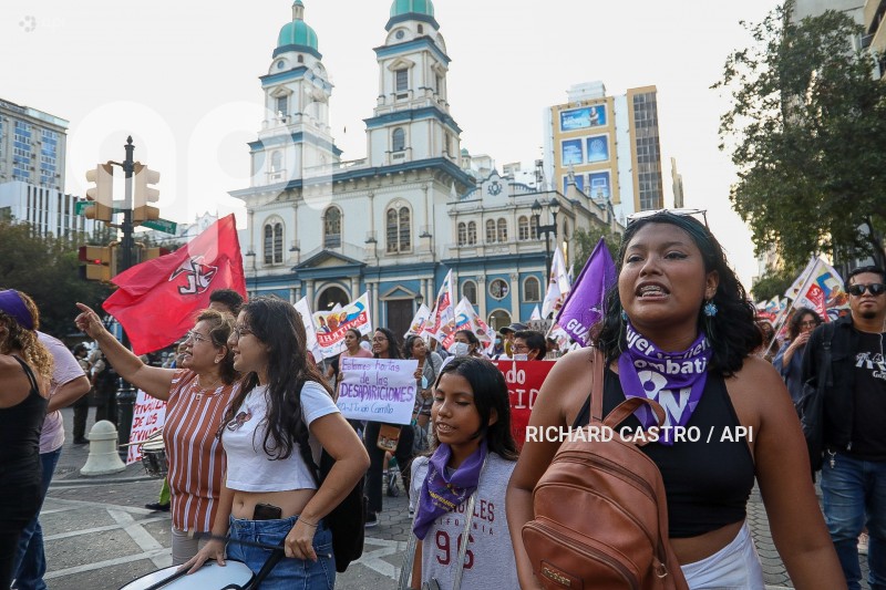 GYE-MARCHA-UNE-JUBILADOS