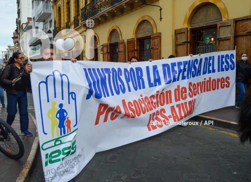 CUENCA-MARCHA-POR-EL-IESS