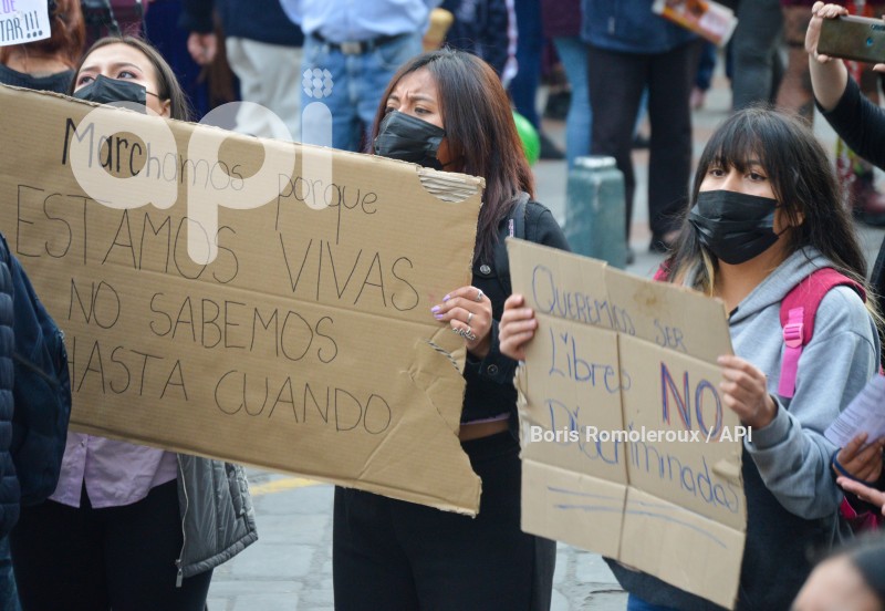 CUENCA-PROTESTA-UNIVERDITARIOS-CASO-MARIA BELEN BERNAL