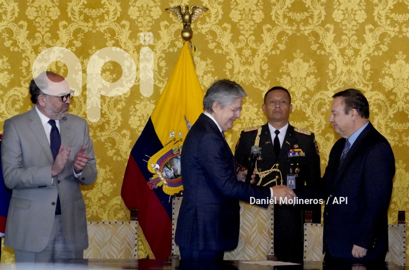 POSESIÓN-MINISTRO-INTERIOR-JUAN-ZAPATA