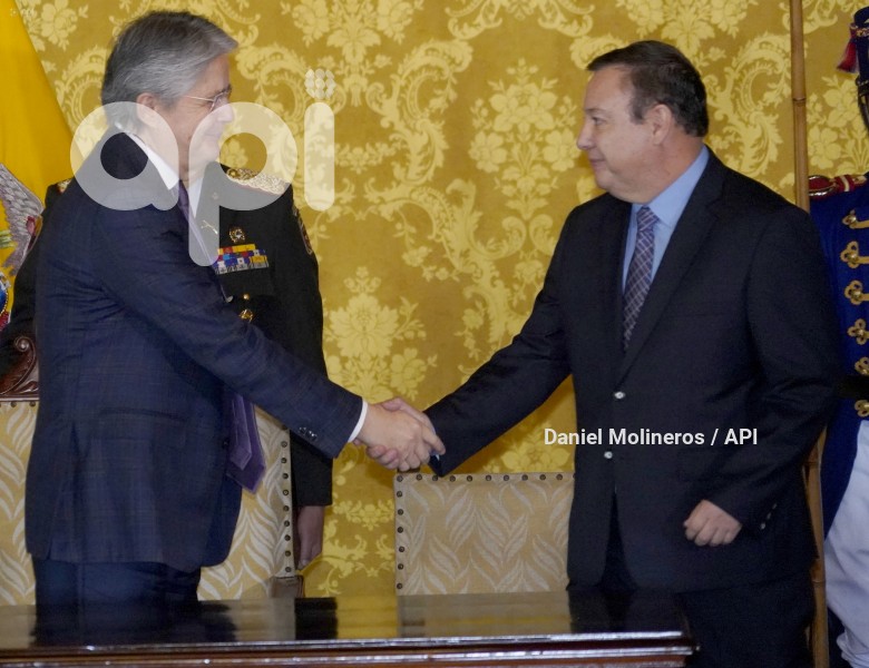 POSESIÓN-MINISTRO-INTERIOR-JUAN-ZAPATA