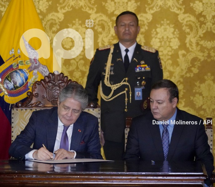 POSESIÓN-MINISTRO-INTERIOR-JUAN-ZAPATA