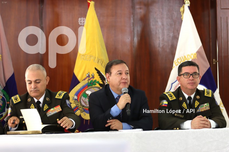UIO-JUAN ZAPATA EN ESCUELA DE POLICIA