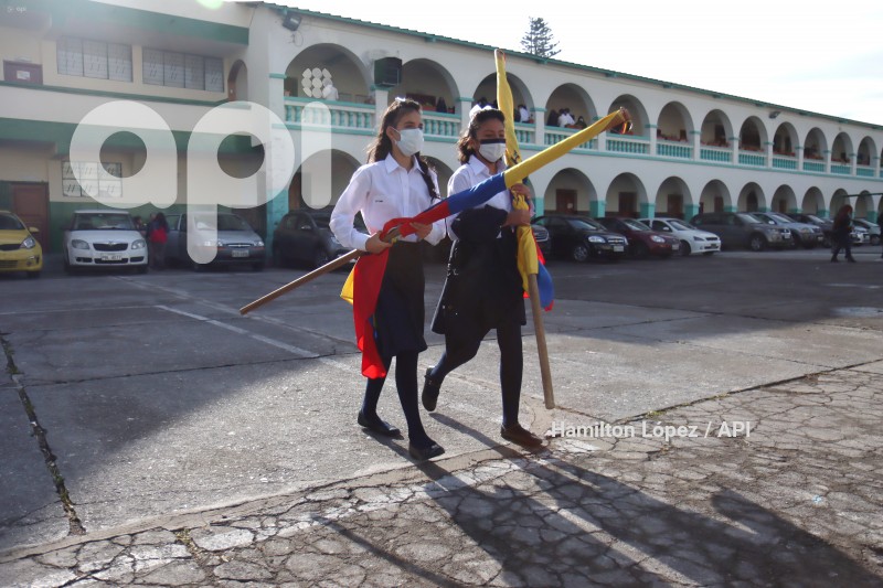 UIO-JURAMENTO BANDERA