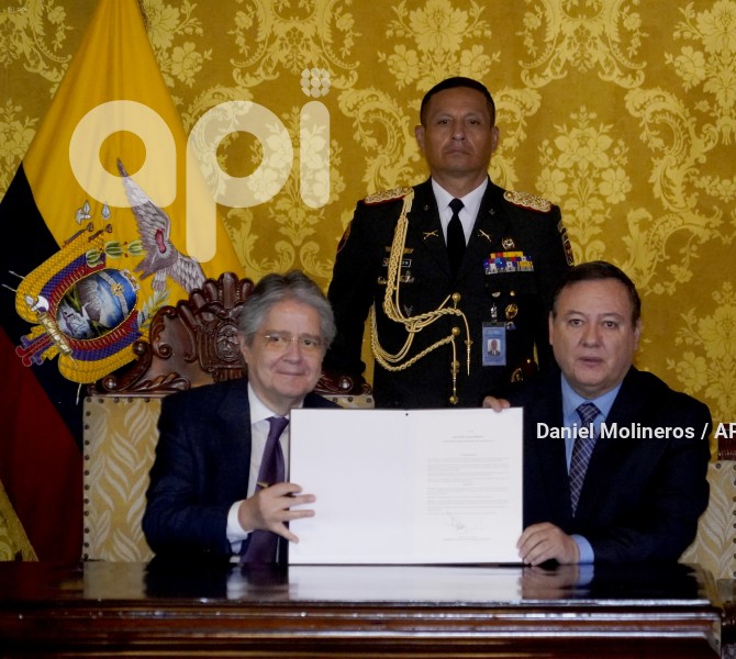 POSESIÓN-MINISTRO-INTERIOR-JUAN-ZAPATA
