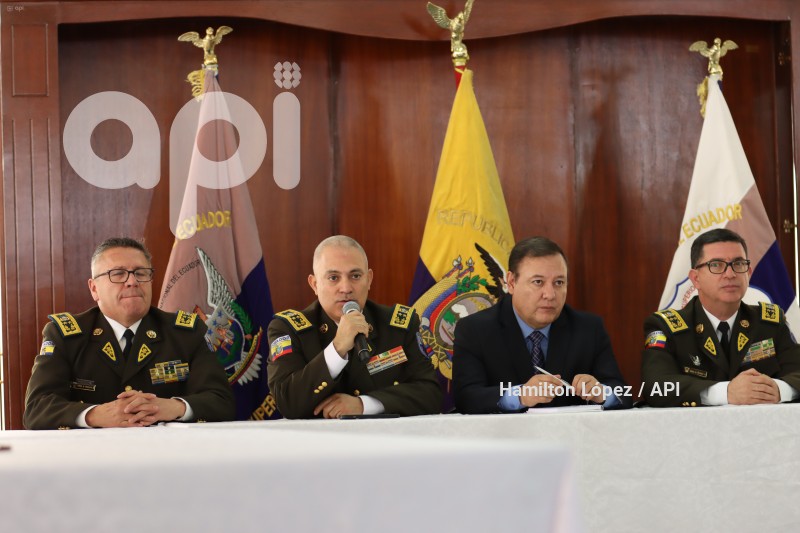 UIO-JUAN ZAPATA EN ESCUELA DE POLICIA