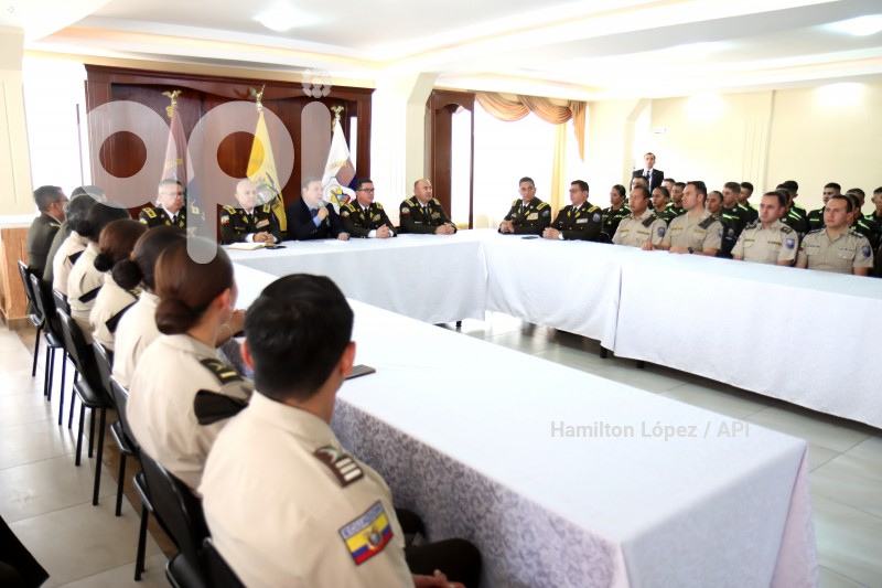 UIO-JUAN ZAPATA EN ESCUELA DE POLICIA