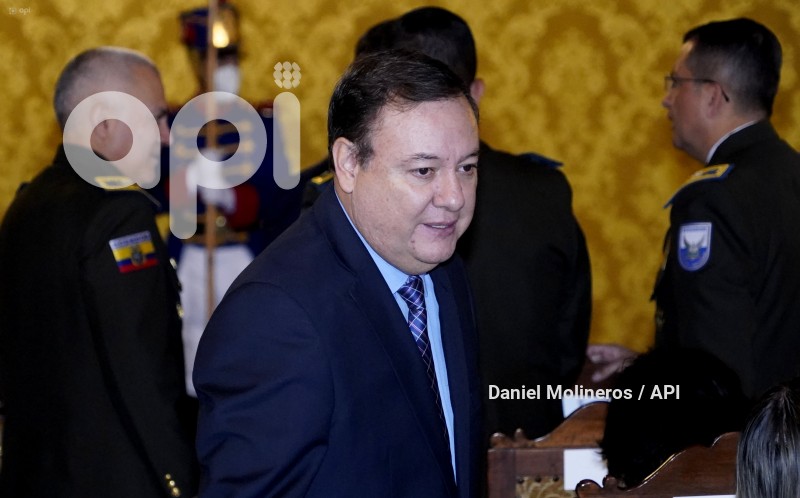 POSESIÓN-MINISTRO-INTERIOR-JUAN-ZAPATA