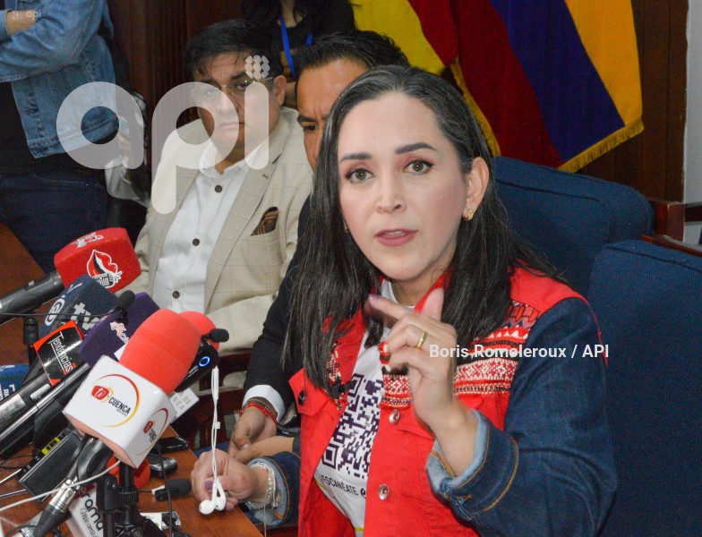 CUENCA-DORA ORDOÑEZ-PRECANDIDATA-PREFECTA