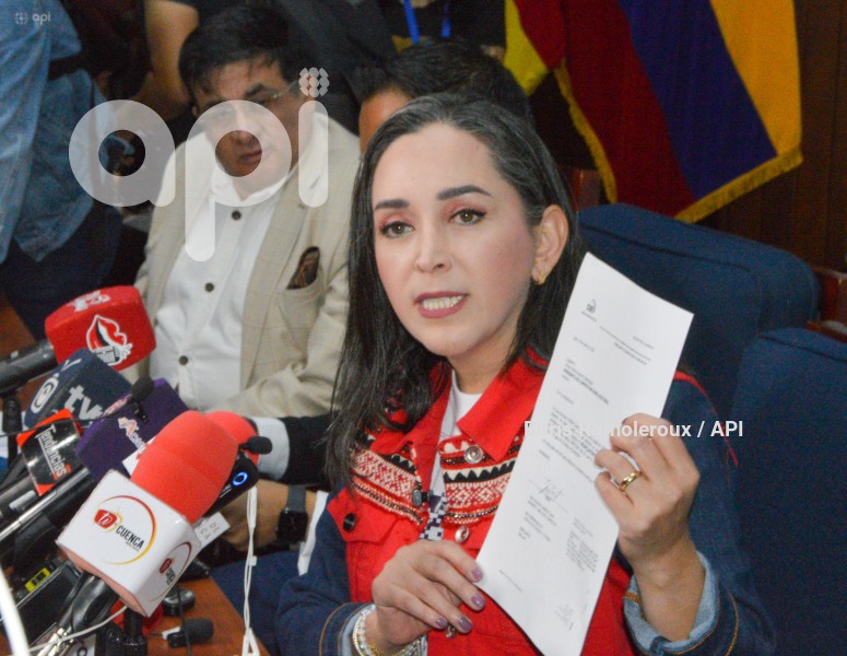 CUENCA-DORA ORDOÑEZ-PRECANDIDATA-PREFECTA