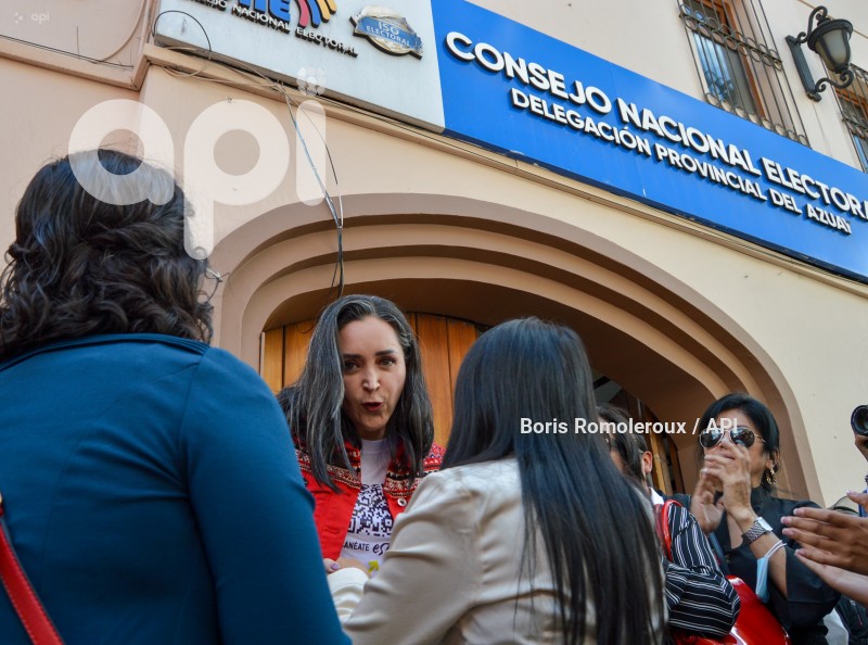 CUENCA-DORA ORDOÑEZ-PRECANDIDATA-PREFECTA