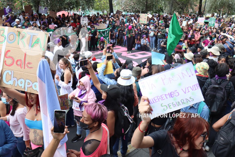 UIO-MARCHA DE LAS MUJERES