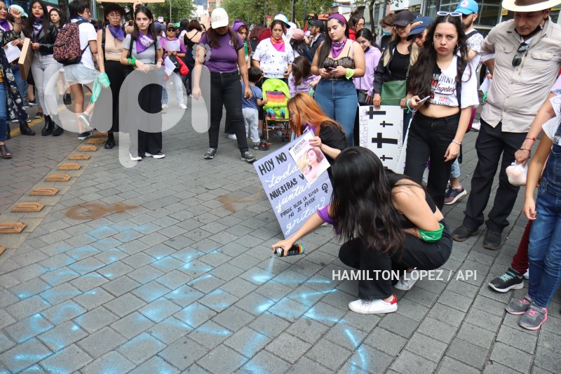 UIO-MARCHA DE LAS MUJERES