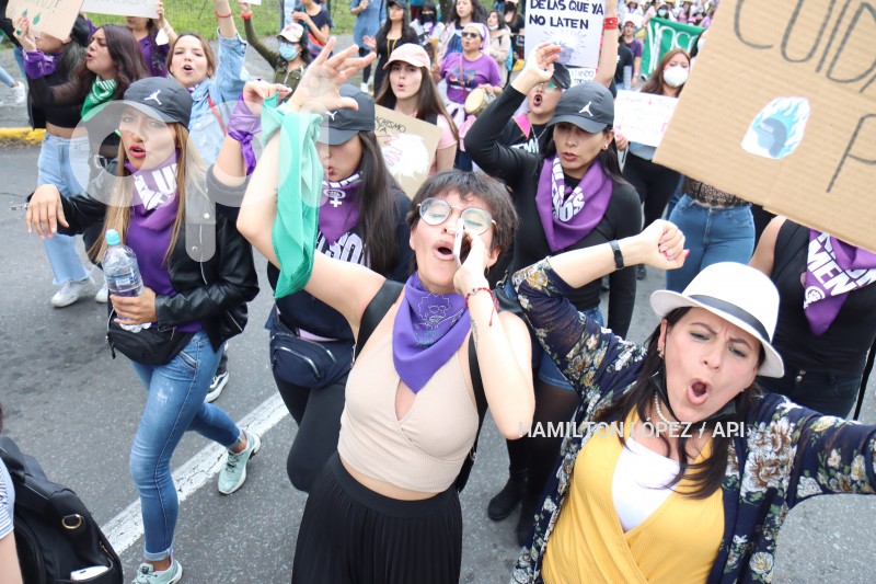 UIO-MARCHA DE LAS MUJERES