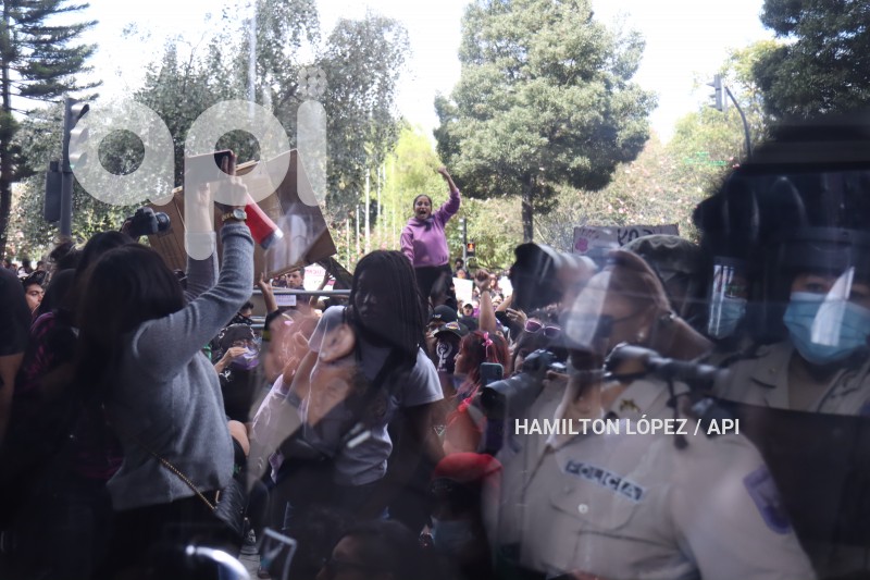 UIO-MARCHA DE LAS MUJERES