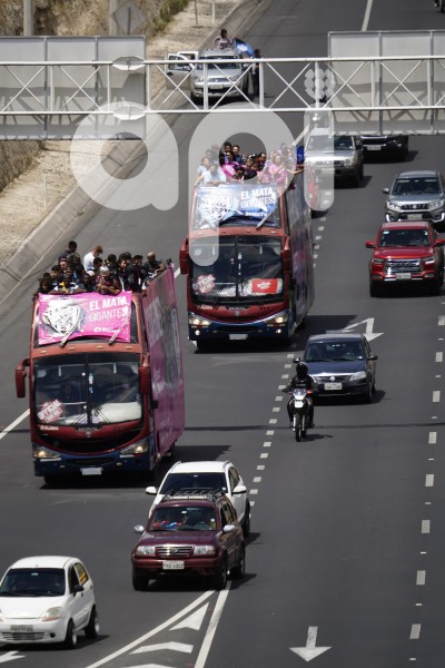 UIO-CARAVANA-IDV-CAMPEON-SUDAMERICANA