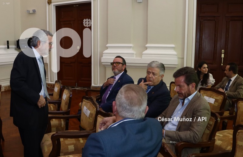 GYE-FIRMA DECRETO IESS