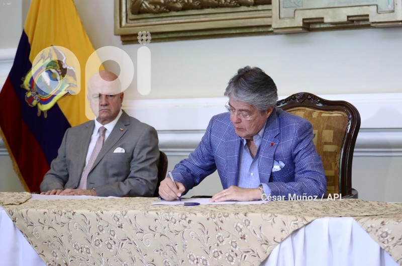 GYE-FIRMA DECRETO IESS