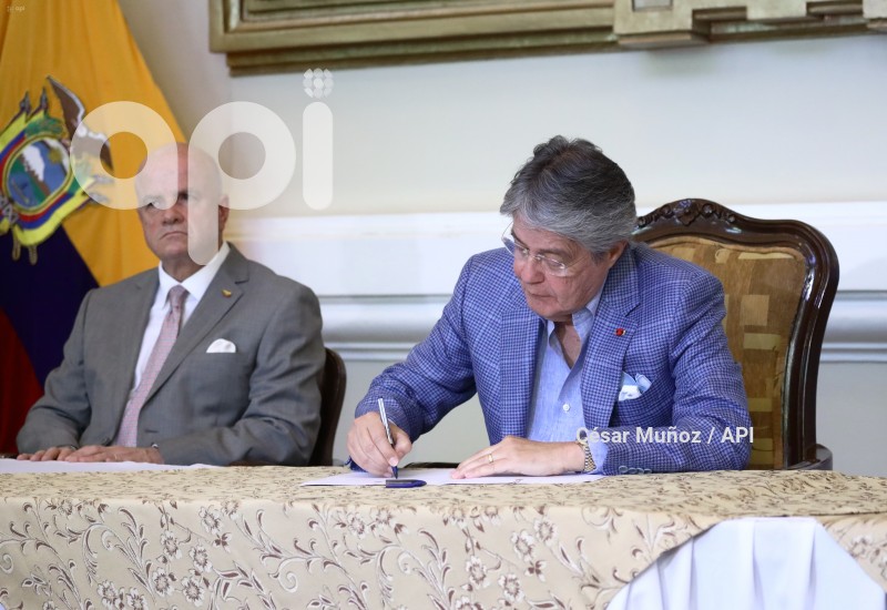 GYE-FIRMA DECRETO IESS
