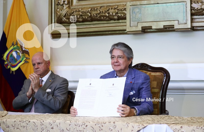 GYE-FIRMA DECRETO IESS